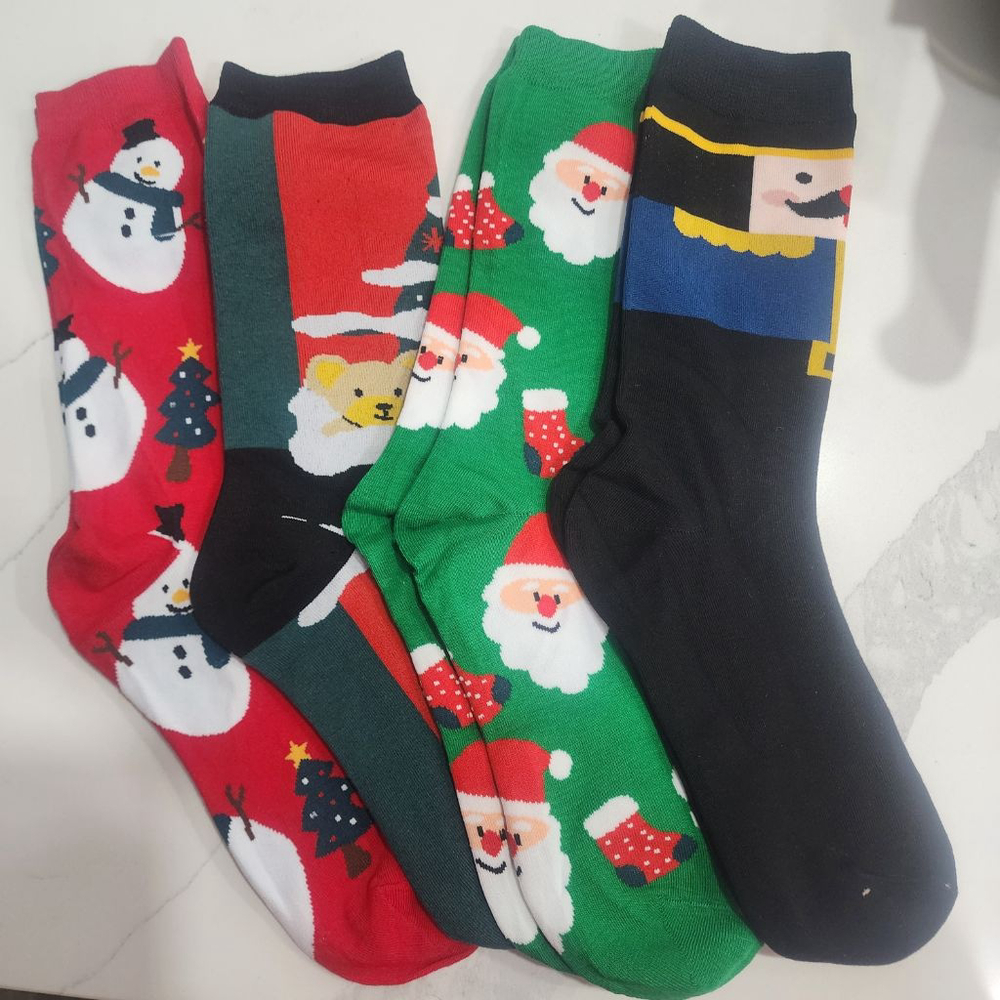 Christmas Holiday Socks One Size Red Green Black Crew. New. Ser of 4
